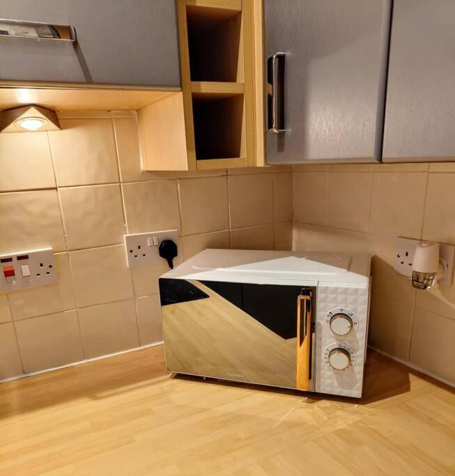 Cosy Central Modern Apartment ナントウィッチ エクステリア 写真