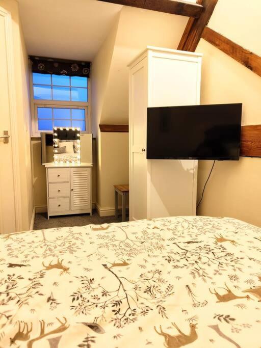 Cosy Central Modern Apartment ナントウィッチ エクステリア 写真
